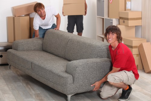 Local moving help for Wimbledon streets and parking access